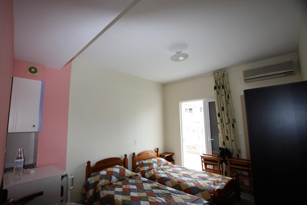 Miloi Rooms And Apartments Esterno foto