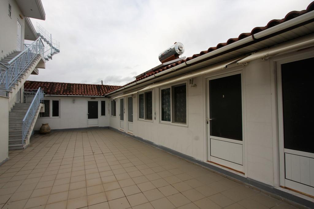 Miloi Rooms And Apartments Esterno foto