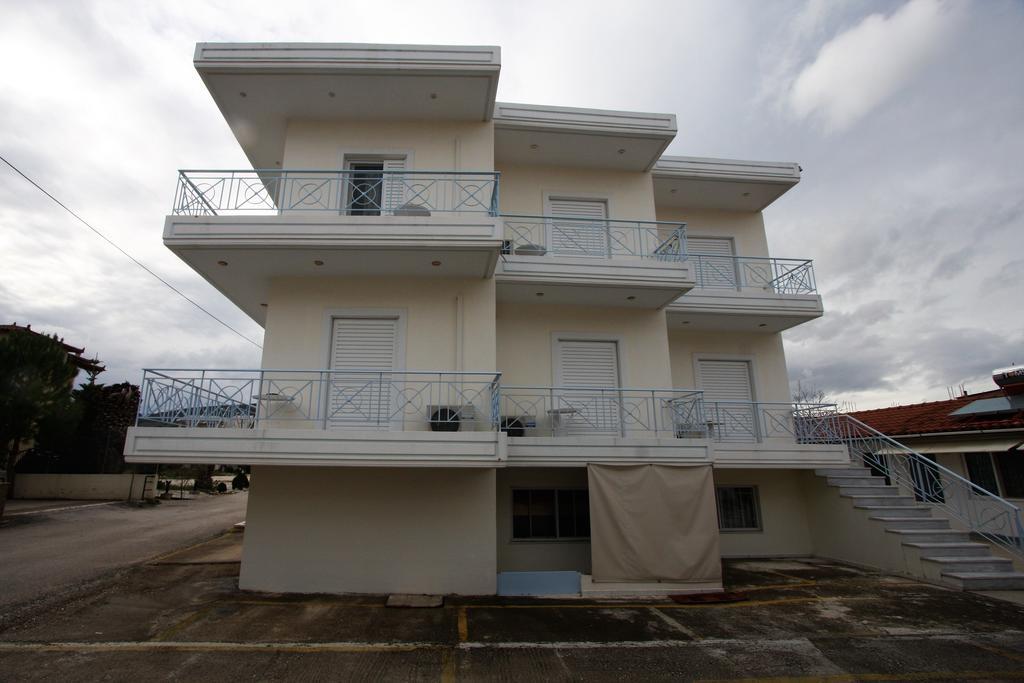 Miloi Rooms And Apartments Esterno foto
