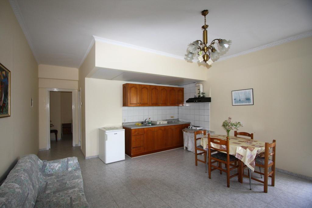 Miloi Rooms And Apartments Esterno foto