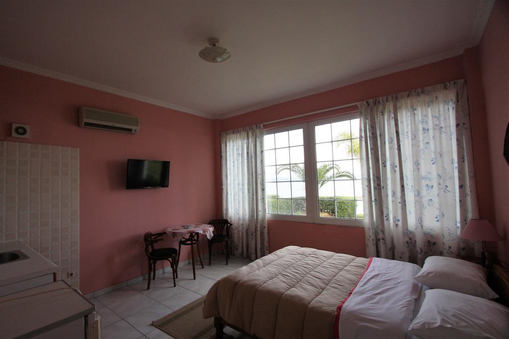 Miloi Rooms And Apartments Esterno foto