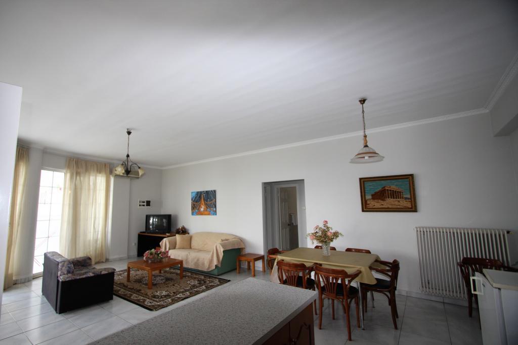 Miloi Rooms And Apartments Esterno foto