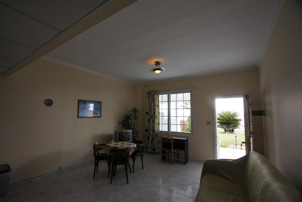 Miloi Rooms And Apartments Esterno foto