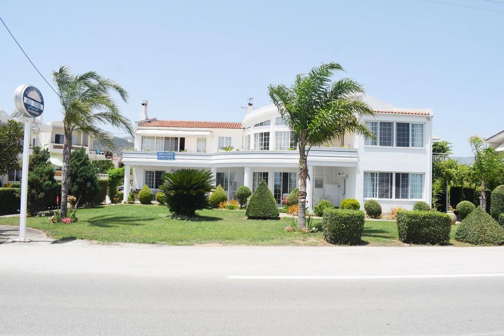 Miloi Rooms And Apartments Esterno foto